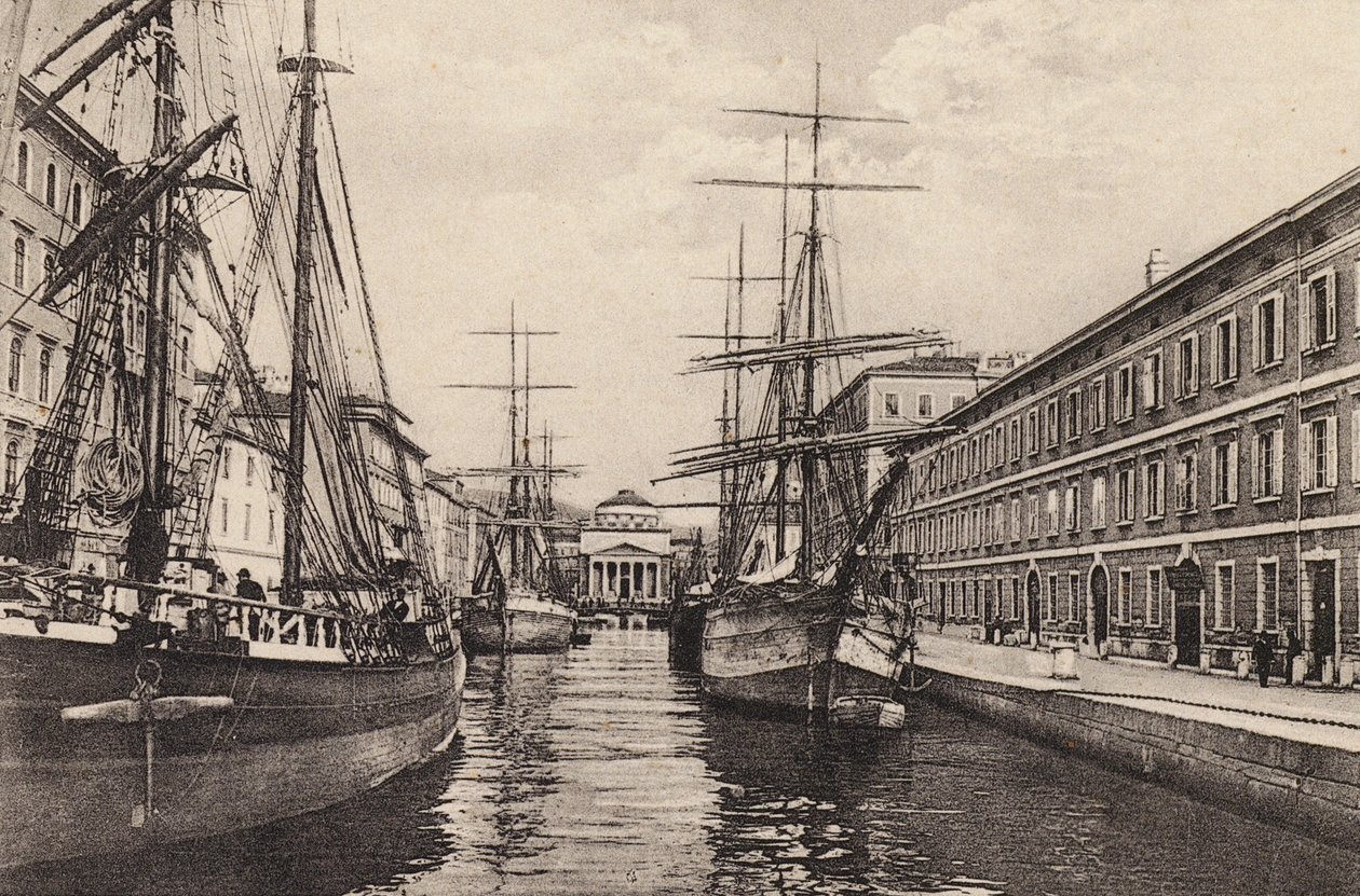 Trieste: Trieste: Canale Grande (s/w valokuva) tekijältä Italian Photographer