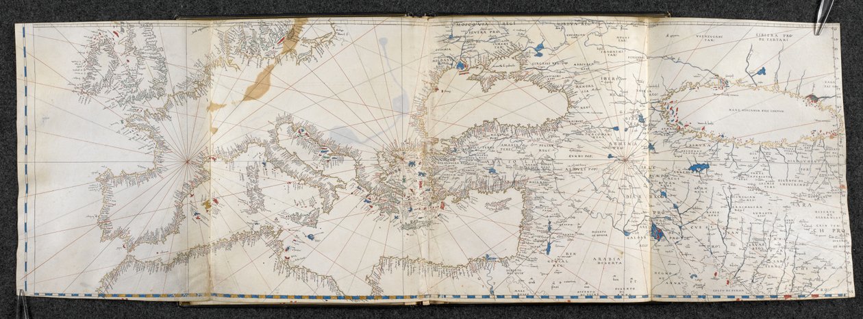 Lisätä. 21592, f.1r Euroopan ja Aasian kartta. Portolano, 21 kartassa, molempien pallonpuoliskojen maista (vellum) tekijältä Italian School