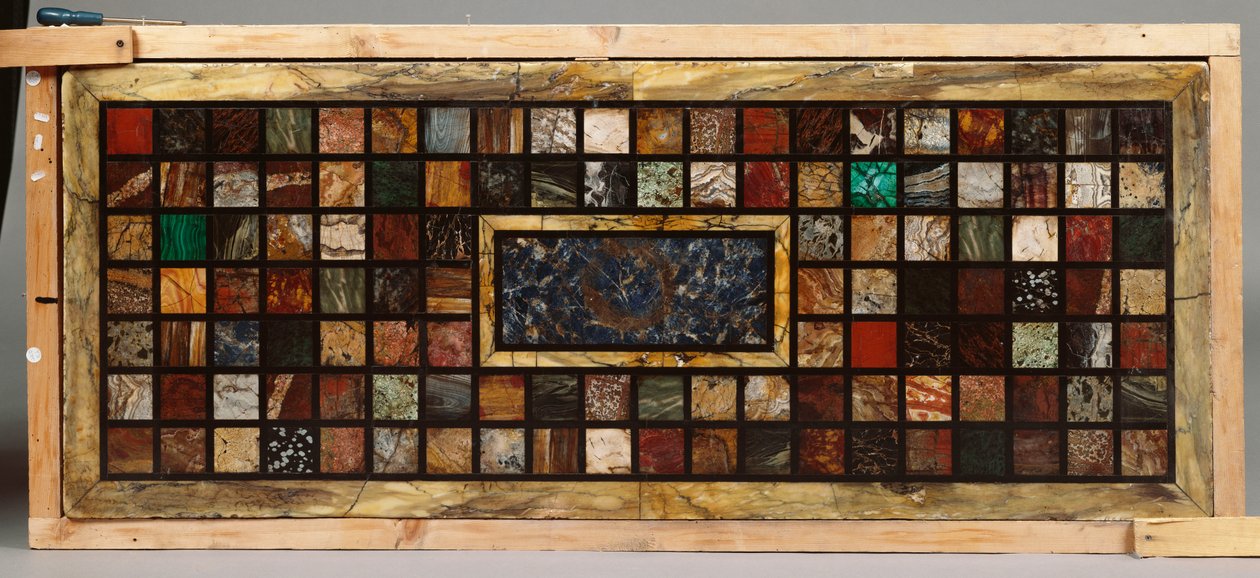 Italialainen mallipöytälevy, jonka keskellä on lapis lazuli -paneeli tekijältä Italian School