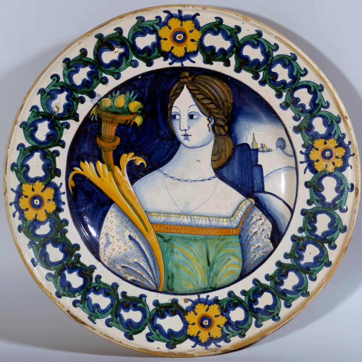 Keraaminen Deruta decoree -lautanen, jossa on naisen muotokuva. Noin 1510 Sevres. Posliinin valmistus tekijältä Italian School
