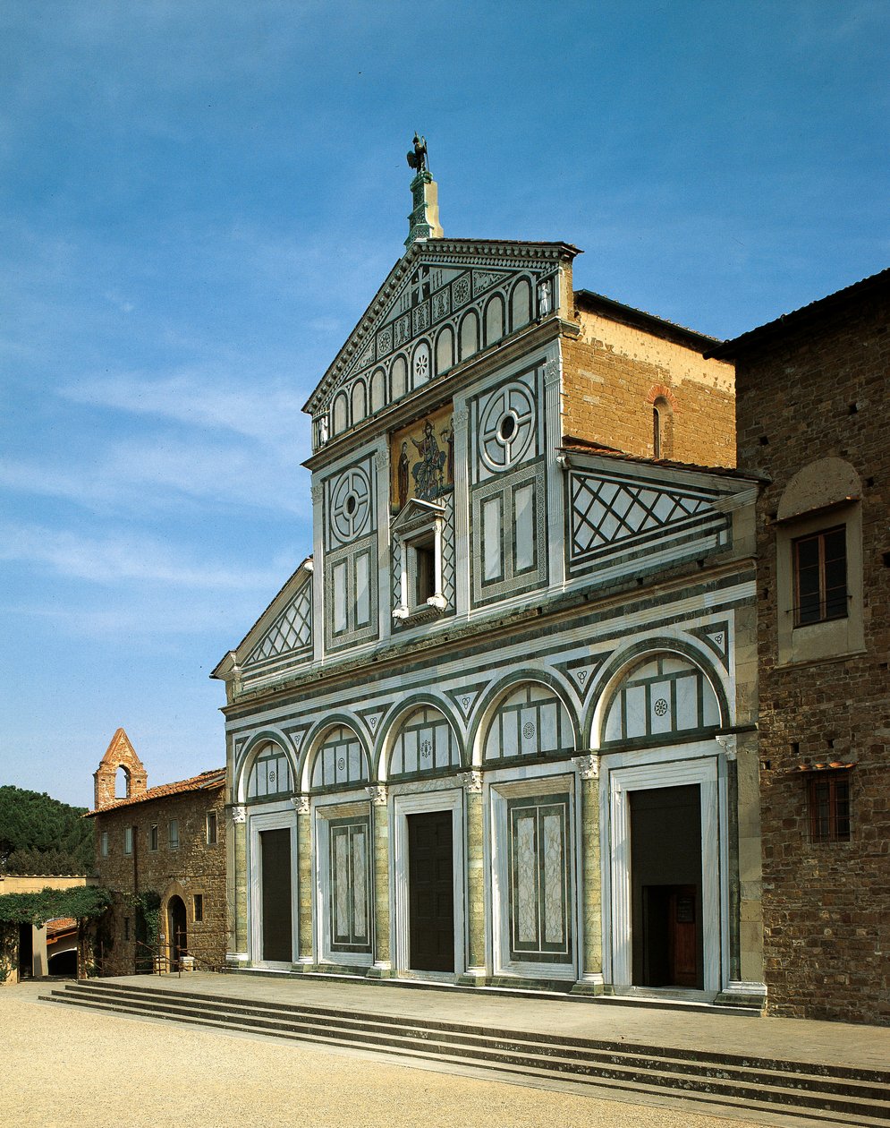 San Miniato al Monten kirkon julkisivu (valokuva) tekijältä Italian School