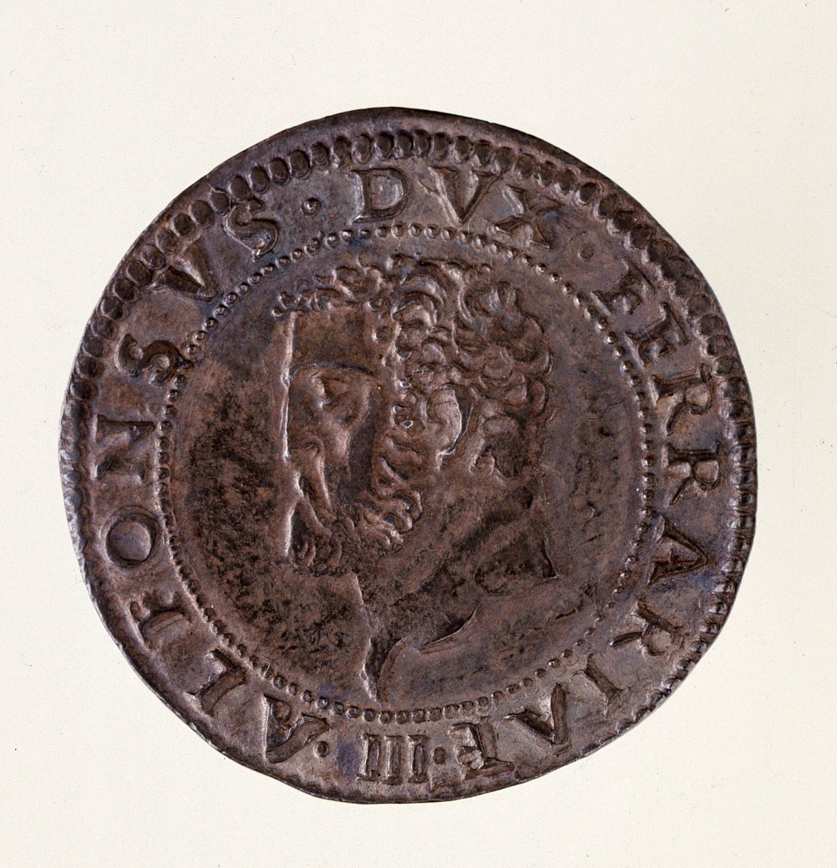 Hopeakolikko (testikivi) Ferrarasta (Ferrara): herttua Alfonso II d