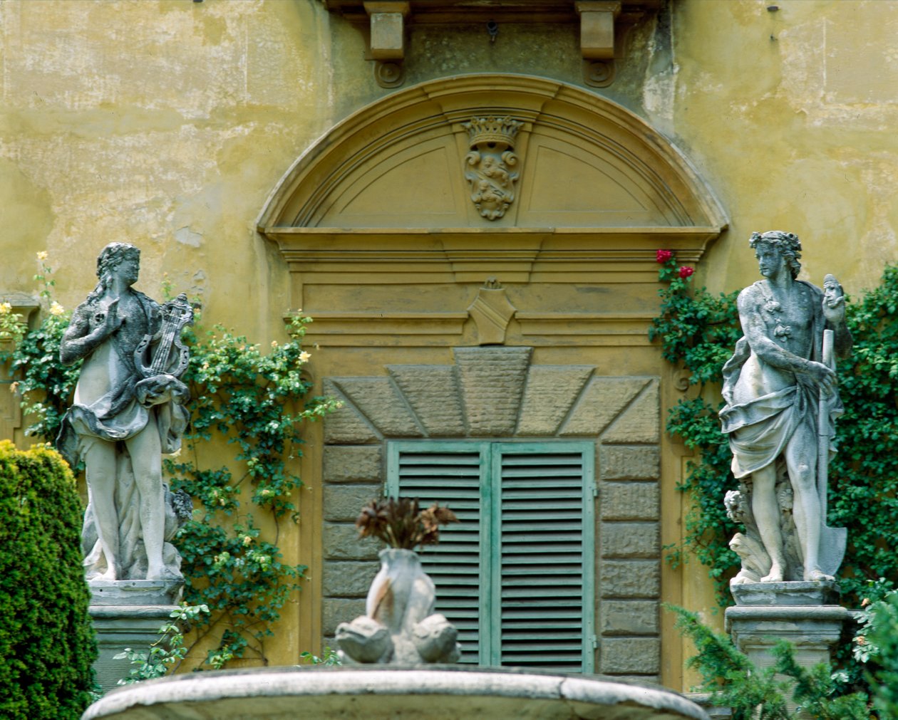 Villa la Pietran eteläinen julkisivu tekijältä Italian School