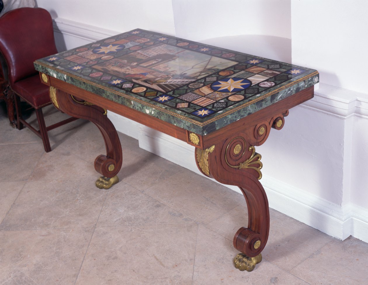Livornon satamaa kuvaava pöytälevy Antonio Cioccin (fl.1722-92) mallin mukaan (pietra dure) (katso pari kohdasta 316265) tekijältä Italian School