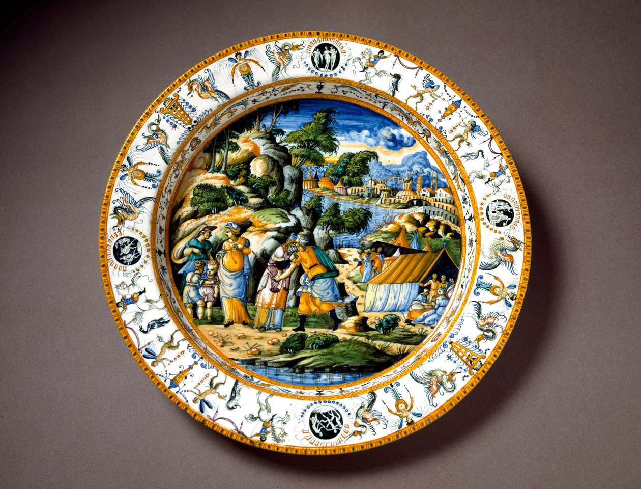 Urbinossa valmistetun Aaronin ja Moisen keraamisen levyn tapaaminen Fontanan työpajassa, Italiassa. 1550 Firenzen ympärillä, Museo Nazionale del Bargello - Aaronin ja Mooseksen tapaaminen, keraaminen levy Fontana-pajasta, Urbino, Italia. Noin 1550. Nationa tekijältä Italian School
