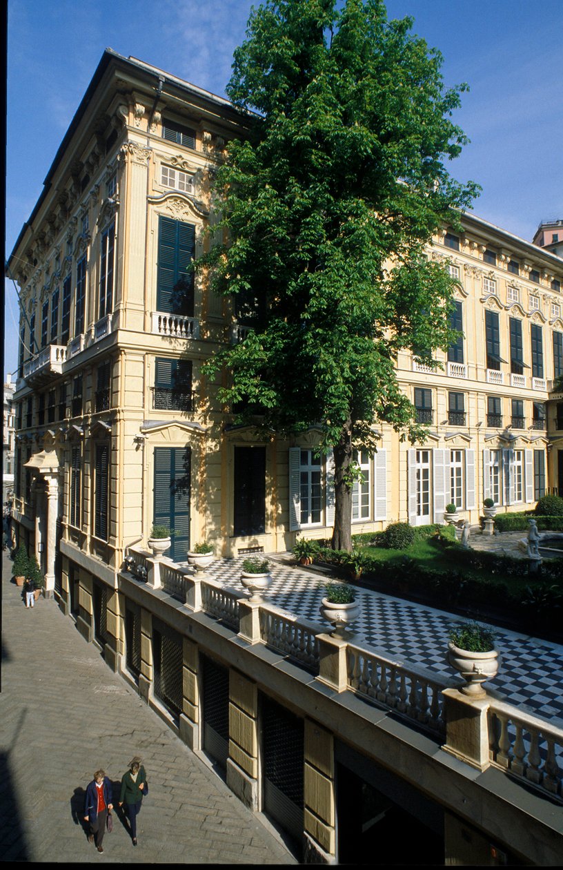 Näkymä palatsille (Palazzo) Bianco (tai Luca Grimaldin palatsille) rakennettiin vuosina 1530 ja 1540 Genesissä (Genova), Italia tekijältä Italian School