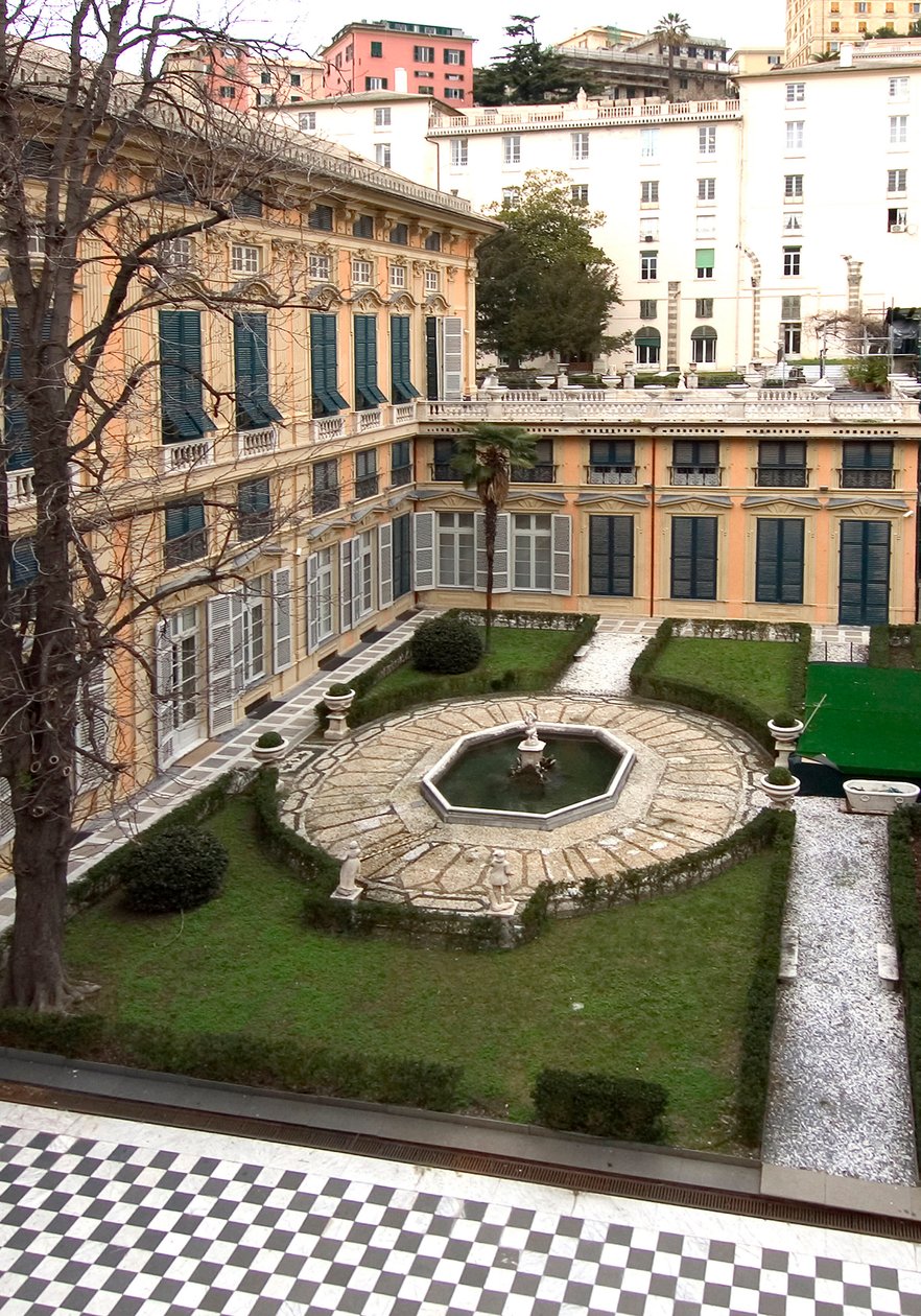 Näkymä palatsin (Palazzo) Biancon (tai Luca Grimaldin palatsin) sisäpihalle, joka rakennettiin vuosina 1530 ja 1540 Genesissä (Genova), Italia tekijältä Italian School