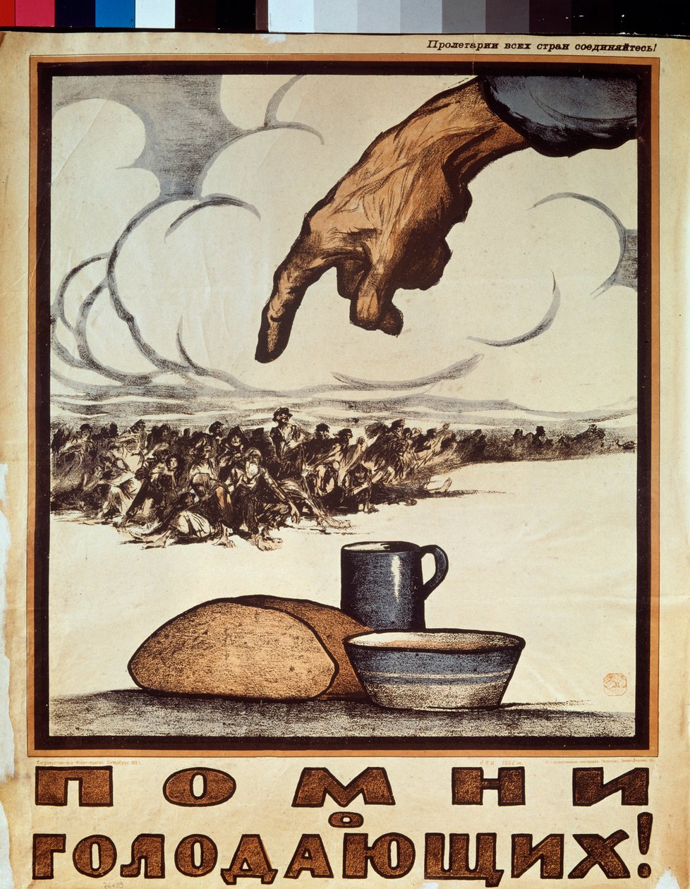 Muistakaa nälkäisiä ! (Käsi osoittaa nälkäisten ihmisten joukkoon, jotka ovat pukeutuneet ryysyihin ja kävelevät kohti leipää ja lautasellista keittoa) - Muistakaa nälkäisiä ! (juliste) - Ivan Vasilievich Simakovin (1877-1925) juliste, litografia. tekijältä Ivan Simakov