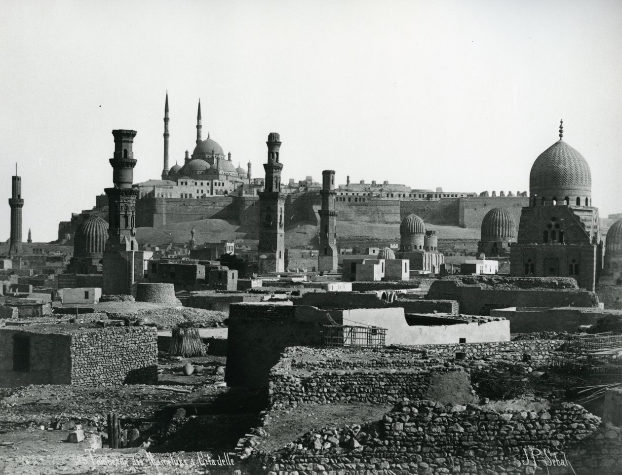 Citadel and Tombs of the Caliphs, Kairo, noin 1880 tekijältä J. Pascal Sebah