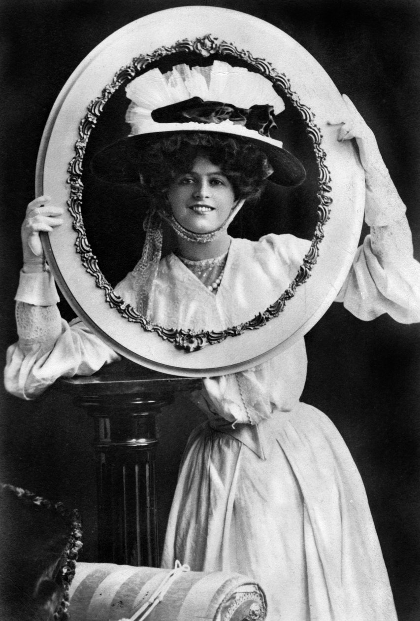 Marie Studholme 1875-1930, englantilainen näyttelijä, 1904. tekijältä J. Beagles and Co.