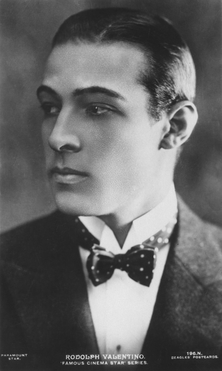 Rudolph Valentino 1895-1926, italialainen näyttelijä, joka tunnetaan yksinkertaisesti nimellä Valentino ja myös varhainen pop-musiikki tekijältä J. Beagles and Co.