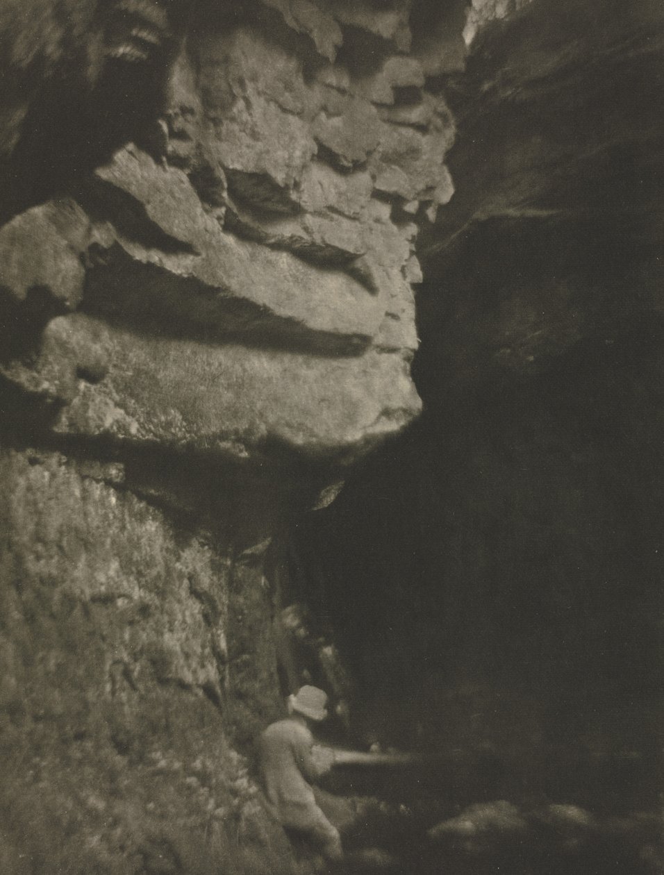 Kameratyö: Man Sketching, 1910. tekijältä J. Craig Annan