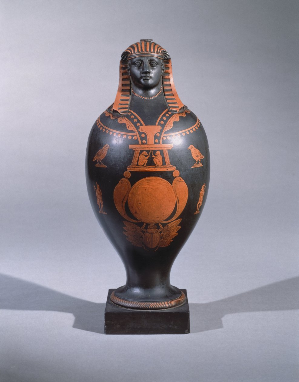 Canopic jar, Staffordshire, n. 1773 (enkaustinen maatavara) tekijältä J. and Bentley Wedgwood