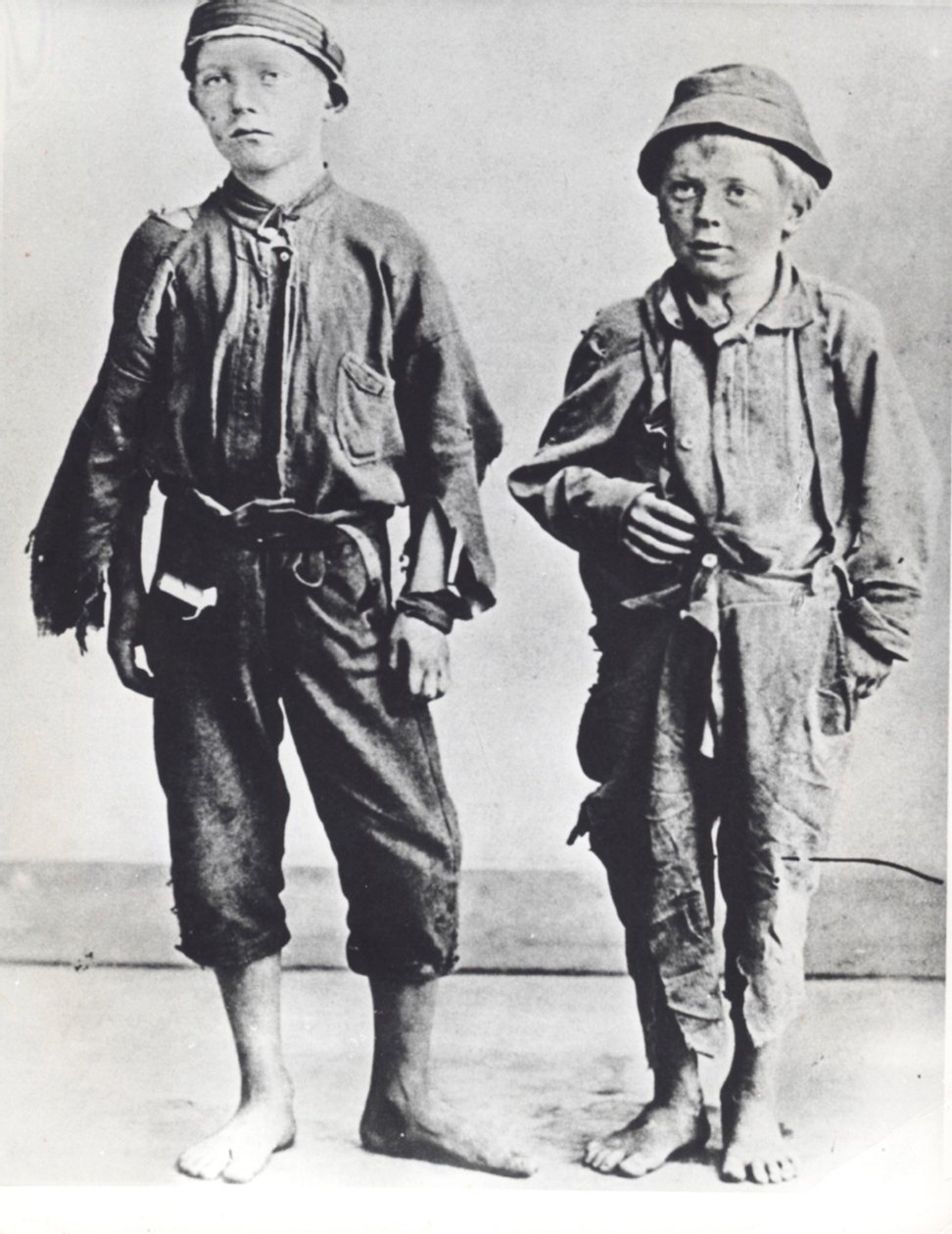 New Yorkin katuarabit, n. 1900 (mv/w kuva) tekijältä Jacob August Riis