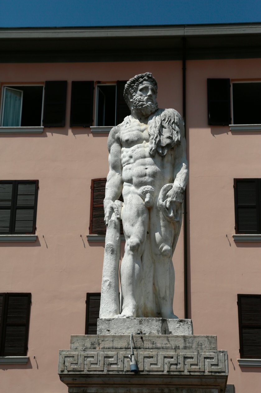 Jacopo Sansovinon Hercules-patsas, Brescello, Emilia Romagnan maakunta, Italia. tekijältä Jacopo Sansovino