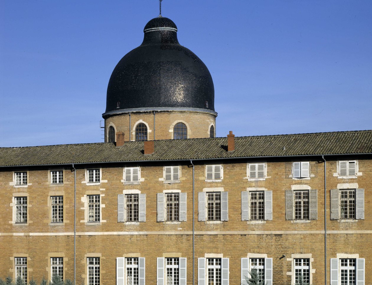 Barokkiarkkitehtuuri: Hotel Dieun kupoli (1700-luku), jonka on suunnitellut arkkitehti Jacques Germain (Jacques-Germain) Soufflot (1713-1780). Macon, Saone ja Loire (Saone-et-Loire) (71). tekijältä Jacques Germain Soufflot