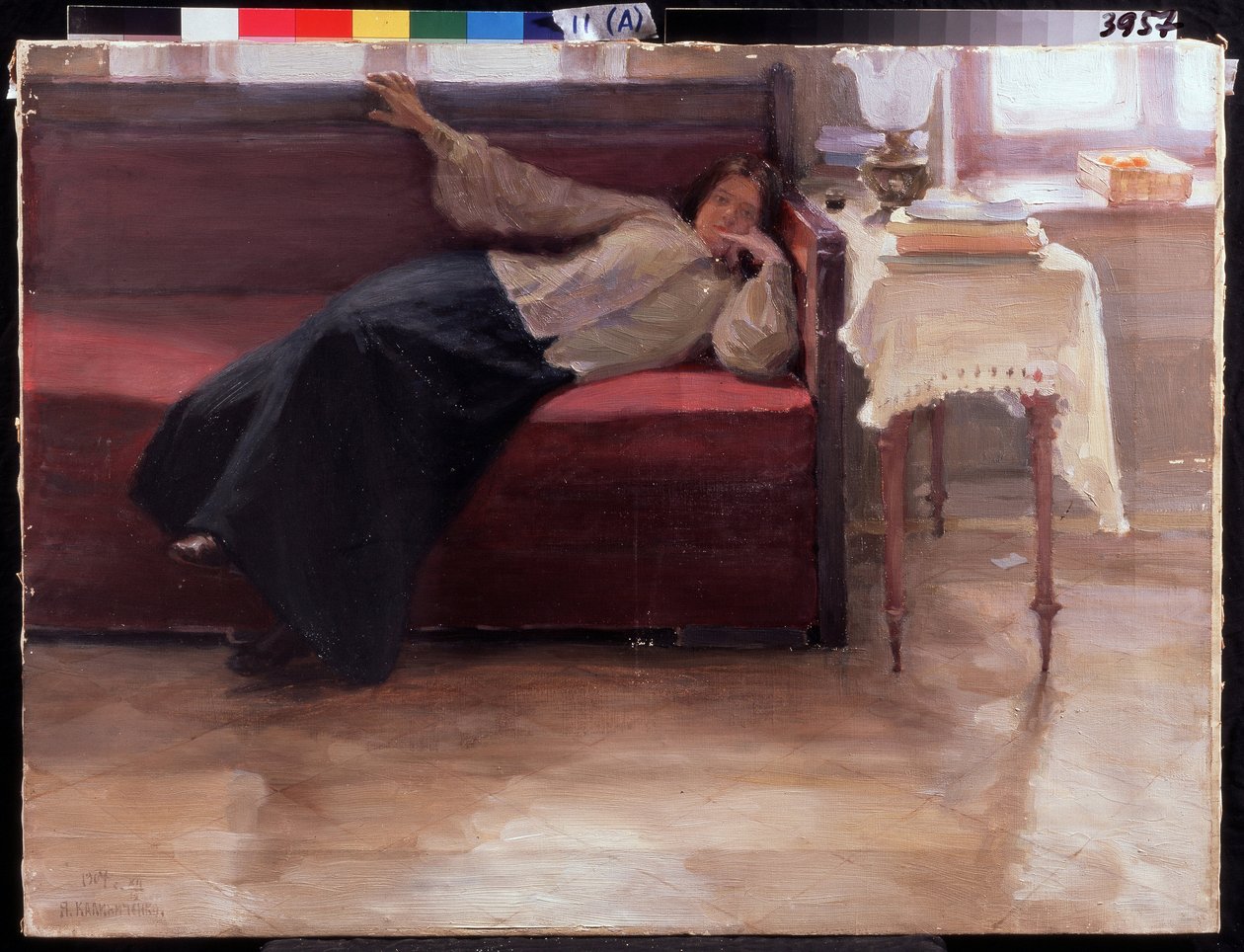 ""Dreams"" mietteliäs nuori tyttö makaa sohvalla. Jakov Kalinichenkon (1869-1938) maalaus 1904 Valtion alueellinen I. Pozhalostinin taidemuseo, Ryasan tekijältä Jakoff Jakovlevitch Kalinitchenko