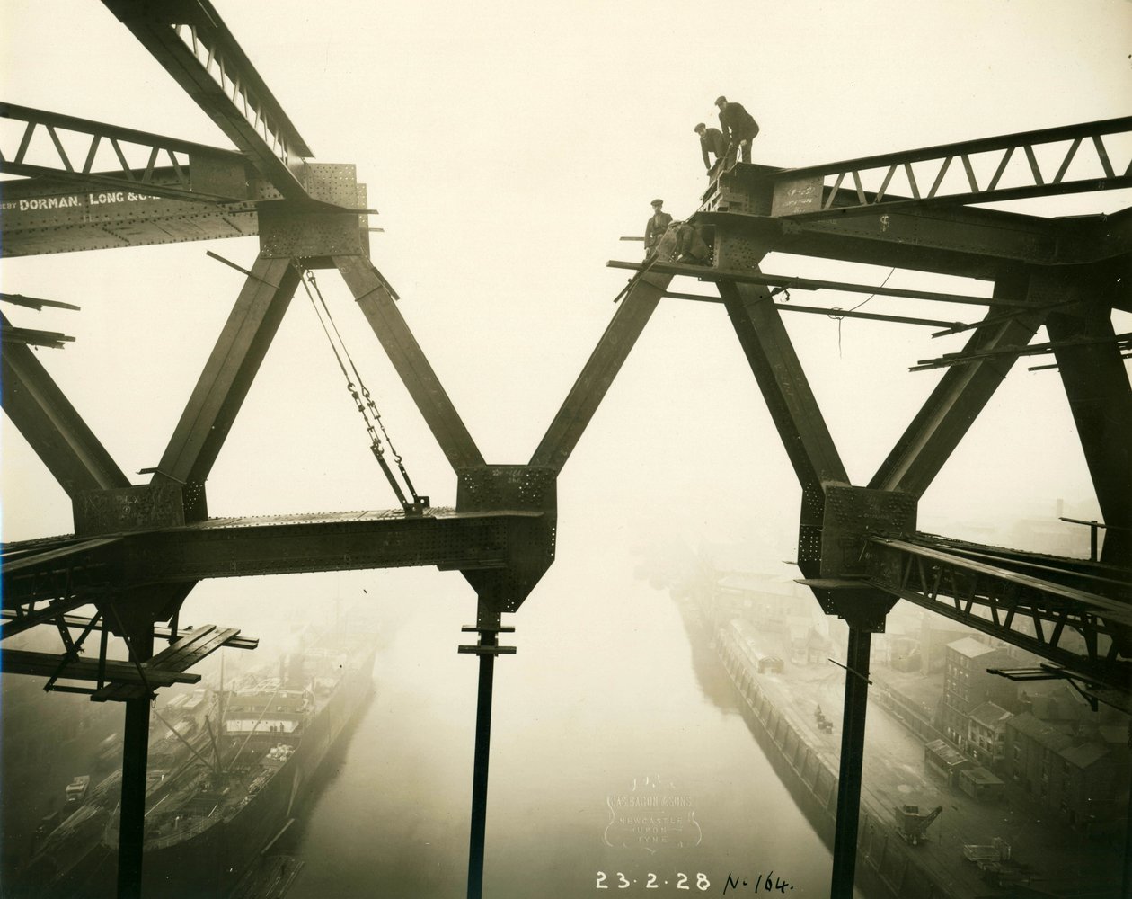 Tyne-silta rakenteilla, 23. helmikuuta 1928 tekijältä James Geddie