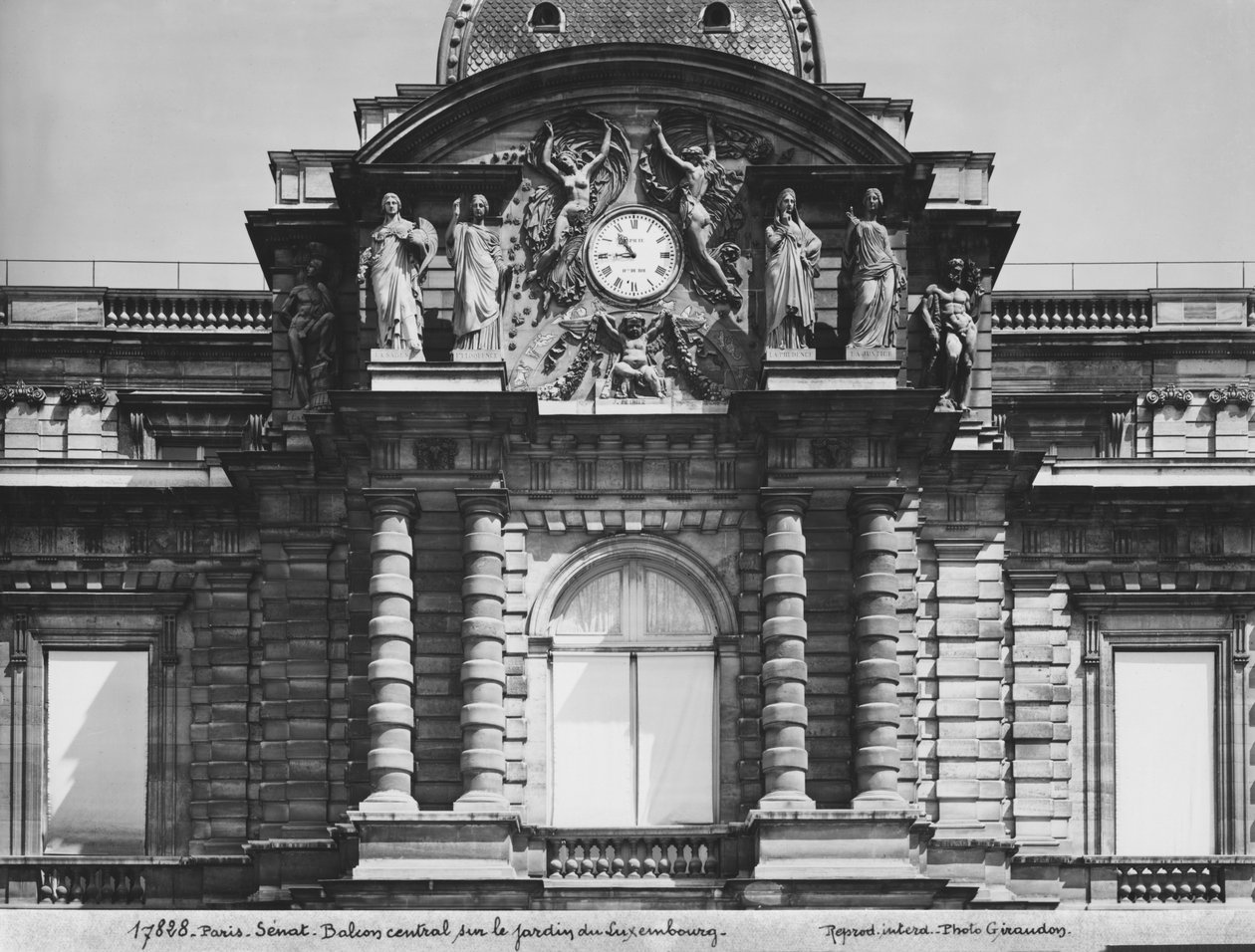 Palais du Luxembourgin pylväs, 1840 (ks. myös 346522) tekijältä James Pradier