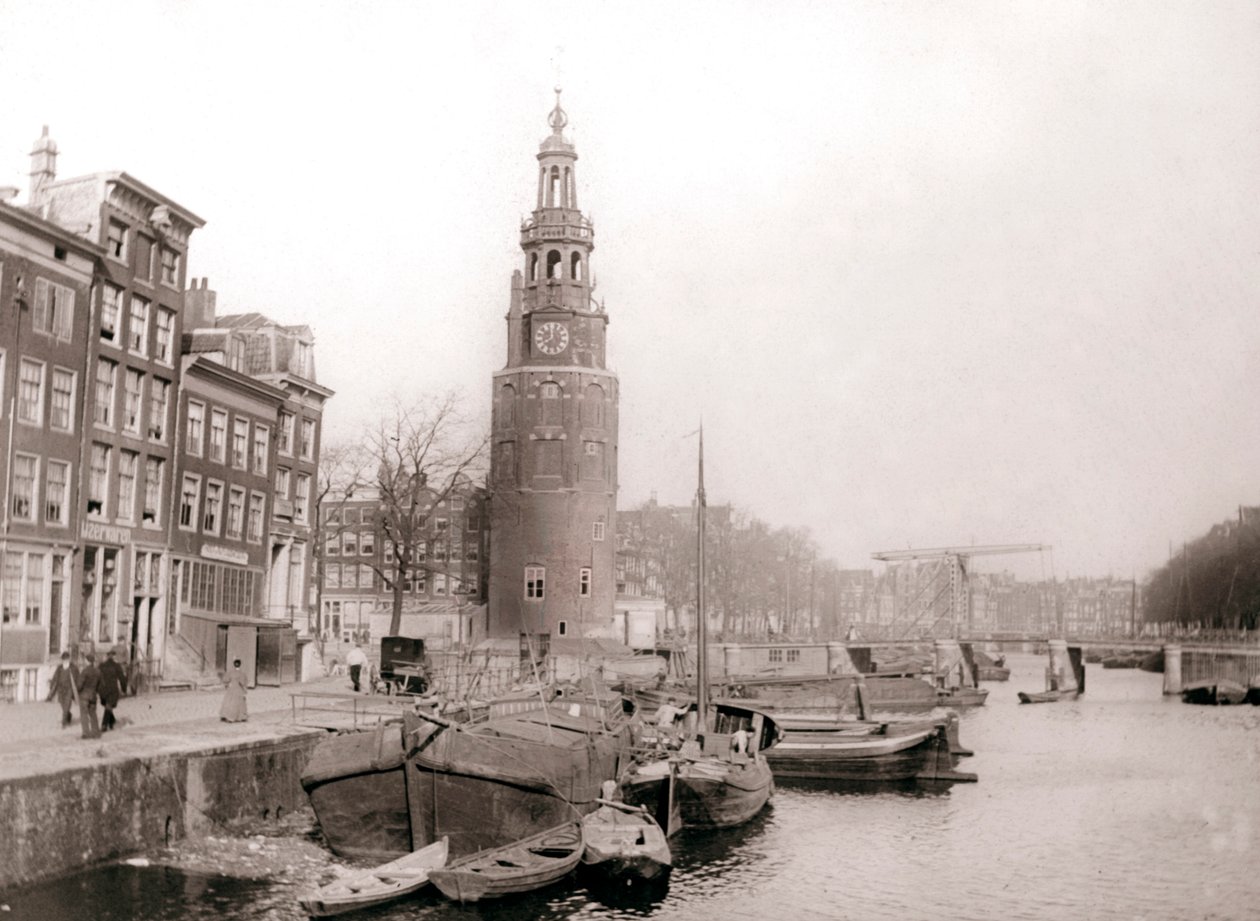 Proomut kanavalla Montelbaanstorenin edessä, Amsterdam, 1898. tekijältä James Batkin