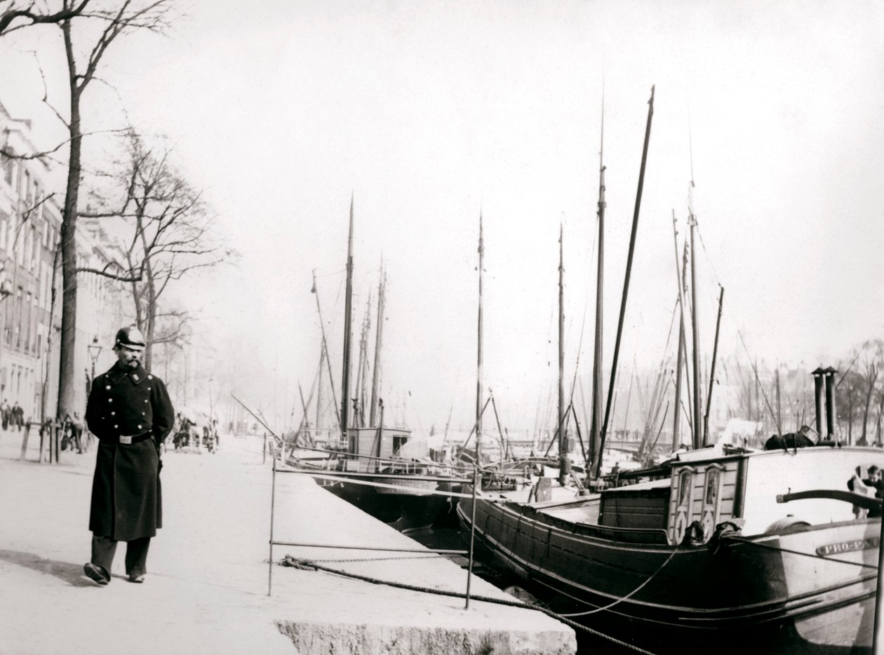 Poliisi kanavan rannalla, Rotterdam, 1898. tekijältä James Batkin