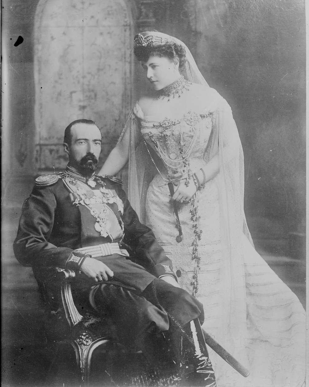 Venäjän suurruhtinas Mikhailovitš ja hänen vaimonsa kreivitär Sophie de Torby, 1902 tekijältä James Lafayette