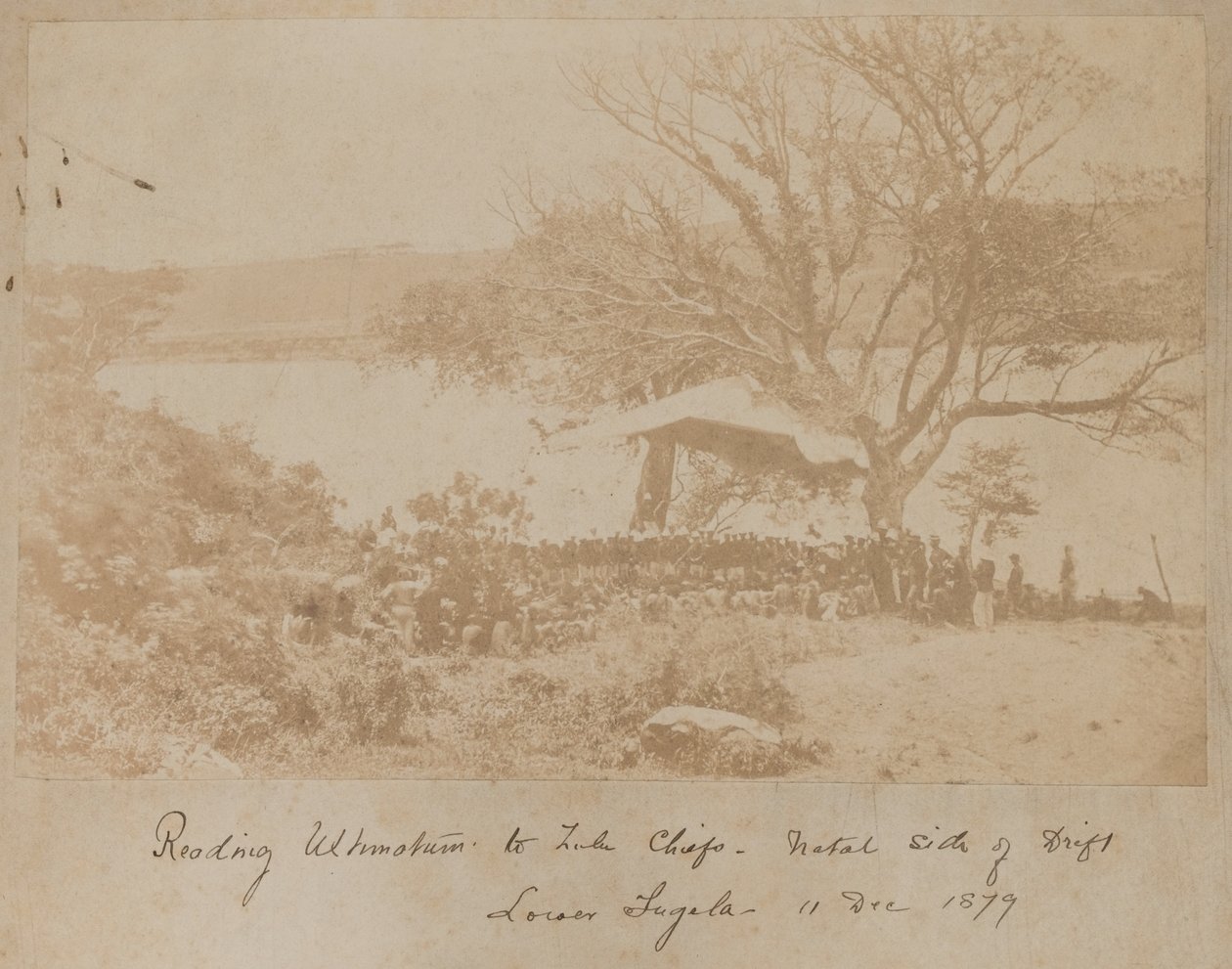 Zulujen päälliköille esitetyn uhkavaatimuksen lukeminen Drift Lower Tugelan Natalin puolella, 11. joulukuuta 1878 tekijältä James Lloyd