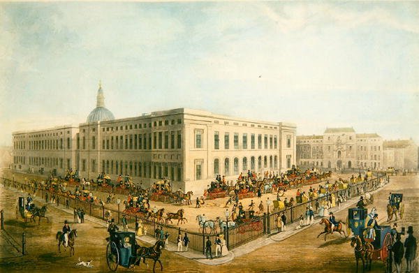 Näkymä koilliseen vanhasta pääpostista ja kuninkaallisia postivaunuja valmistautumassa lähtöön, n. 1830 (akvatinta paperilla) tekijältä James Pollard
