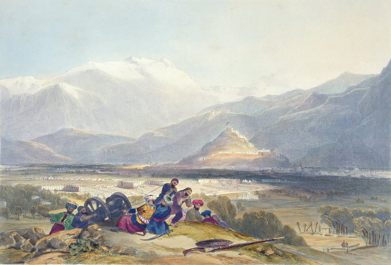 Bala Hissar ja Kabulin kaupunki brittiläisillä kantoneilla Ba Maroo Hill -kukkulasta, vihollisuudet alkamassa, levy 16 teoksesta "Scenery, Inhabitants and Costumes of Afghanistan", kaiverrettu R. Carrick (n. 1) tekijältä James Rattray
