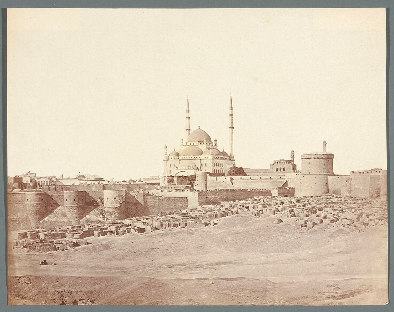 Egypti. Kairo. Yleisnäkymä linnoitukselle ja Muhammad Alin alabasterimoskeijalle (1830-1848) tekijältä James Robertson