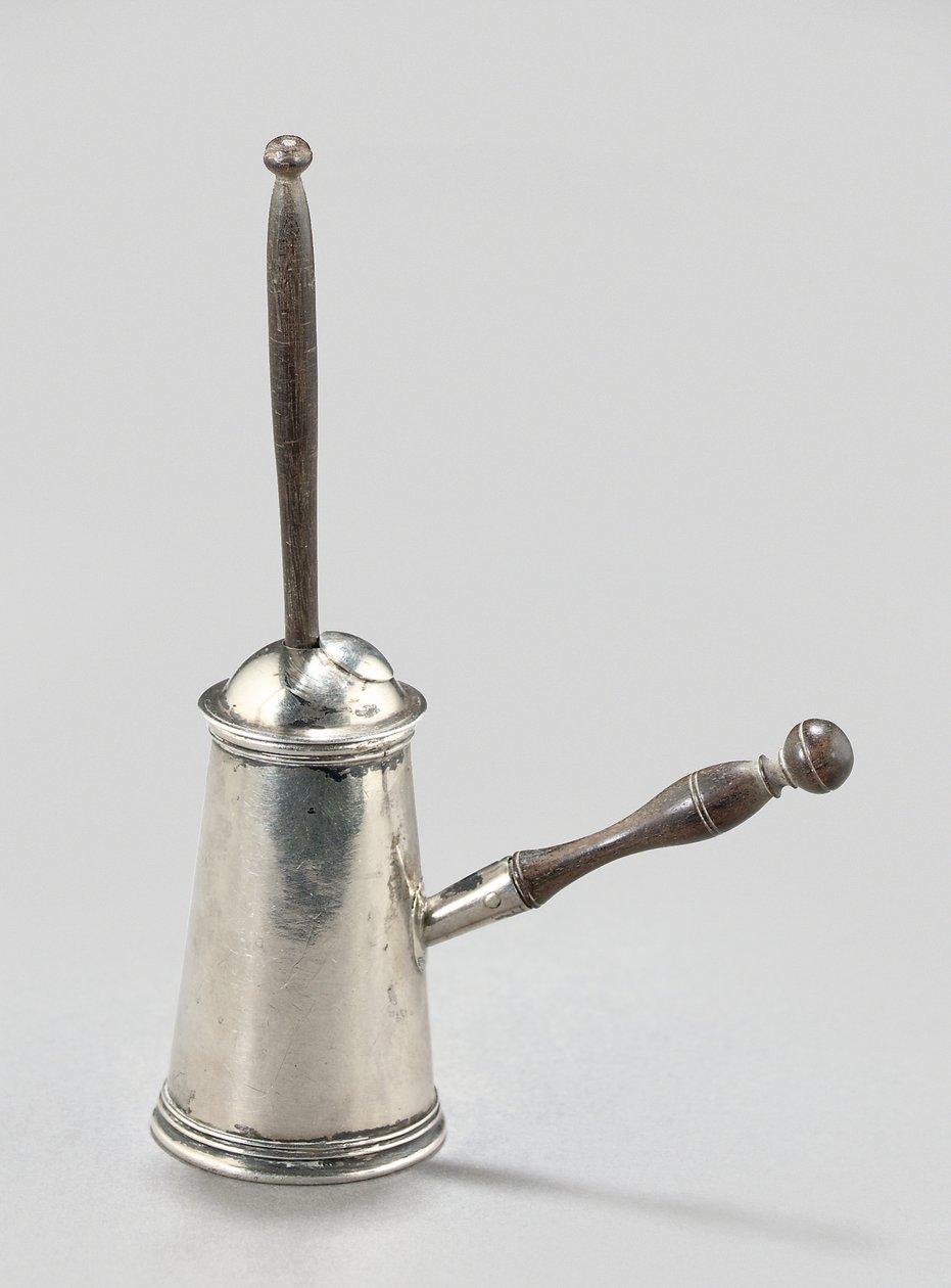 George II -lelu suklaapannu, n. 1730 (hopeaa ja puuta) tekijältä James Slater