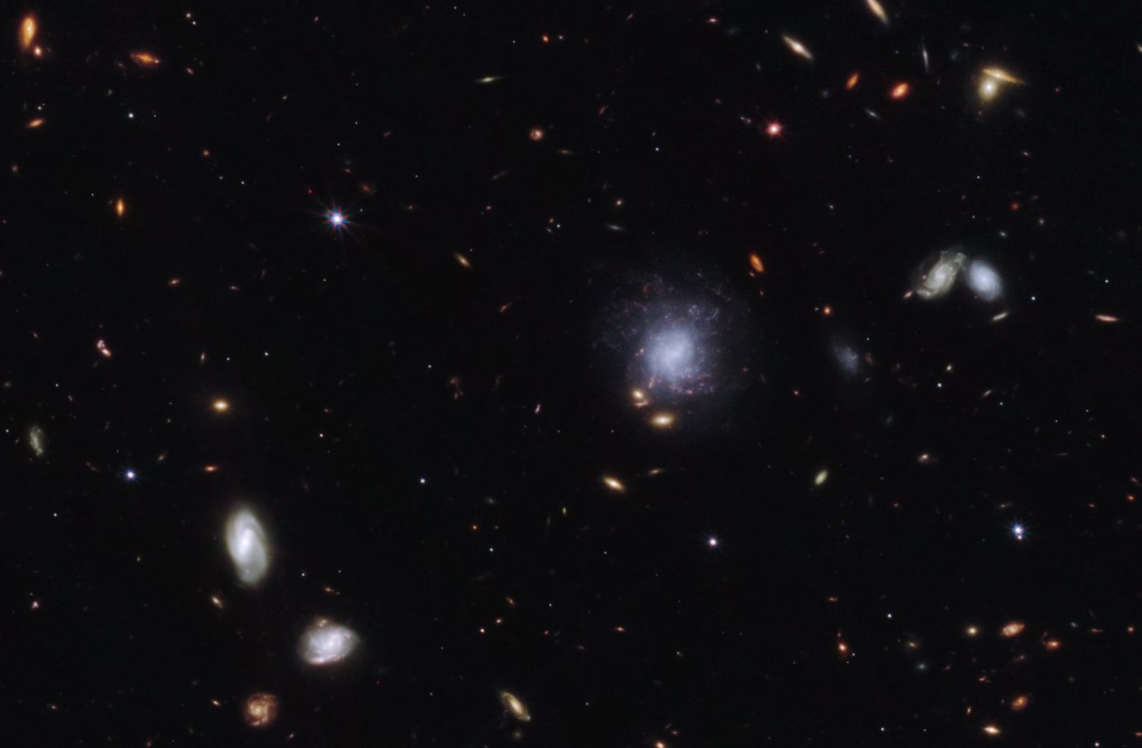 Kilonova ja isäntä Galaxy tekijältä James Webb Space Telescope (NASA)
