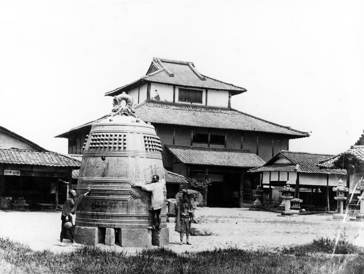 The Daibutsu Bell, Kyoto, Japan, c.1870s tekijältä Japanese Photographer