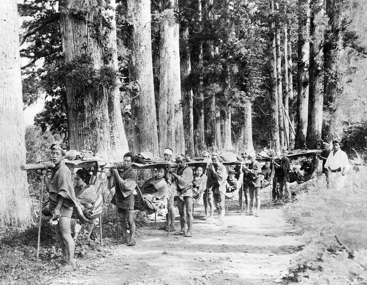 Matkalla vuoristotietä, Palanquin, noin 1870-luku tekijältä Japanese Photographer