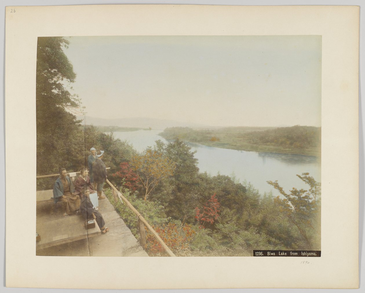 Biwa Lake Ishiyamasta, Shigan prefektuurista, Japanista (käsinvärinen mustavalkokuva) tekijältä Japanese Photographer