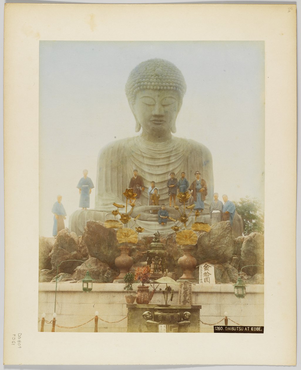 Daibutsu Kobessa, Japanissa (käsinvärinen mustavalkokuva) tekijältä Japanese Photographer