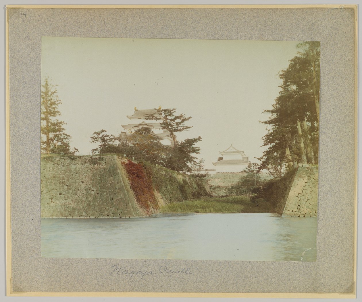 Nagoyan linna, Japani (käsinvärinen mustavalkokuva) tekijältä Japanese Photographer