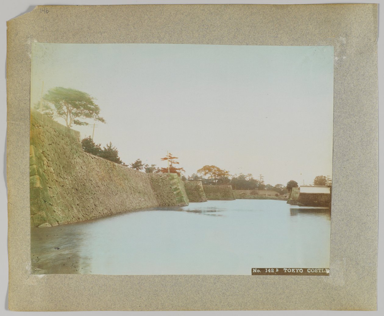 Tokion linna, Japani (käsinvärinen mustavalkokuva) tekijältä Japanese Photographer