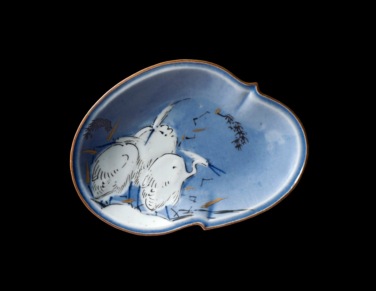 Arita-astia, n. 1730-1740 (posliini, jossa aluslasitus sininen & kulta & hopea päälle) tekijältä Japanese School