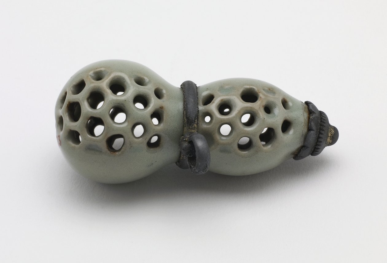 Kurpitsan muotoinen Netsuke, Yamashiron maakunta, Edo-kausi tai Meijin aikakausi (keraaminen) tekijältä Japanese School