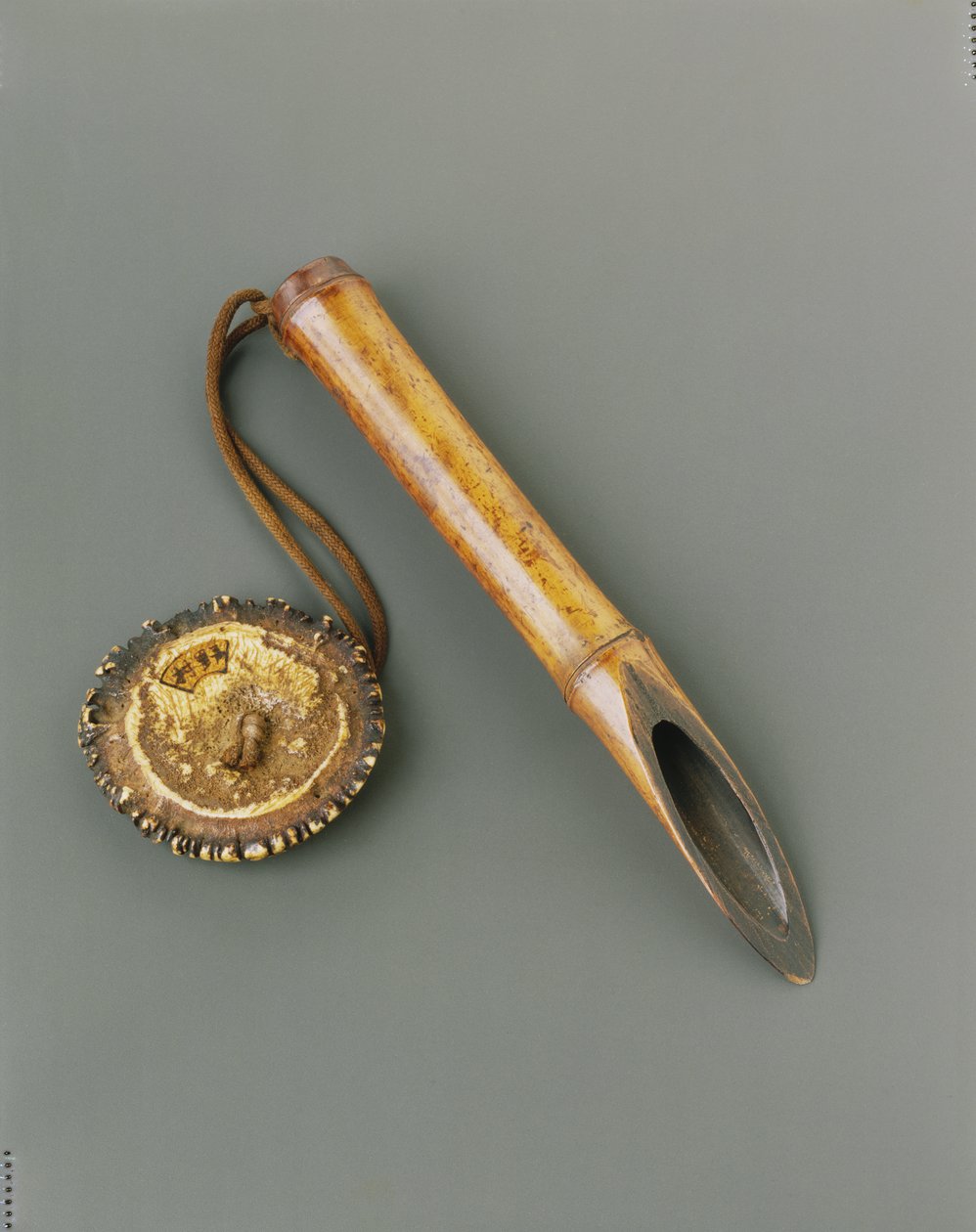 Riisitesteri (kome sashi), 1700-luvun loppu (bambu ja luu) tekijältä Japanese School