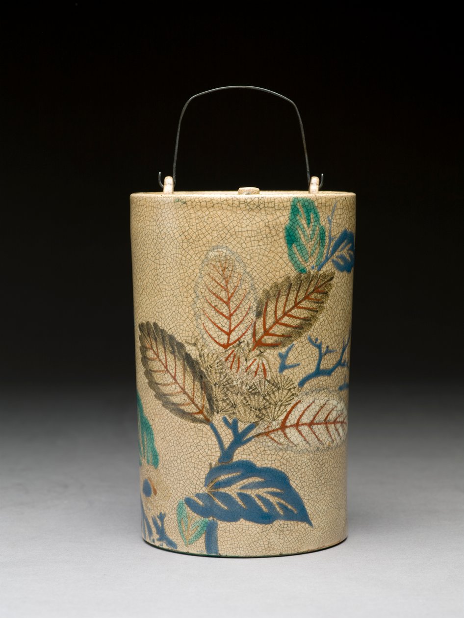 Sakepullo, 1600-luku (Kyoto-keramiikka overglaze emaleilla) tekijältä Japanese School