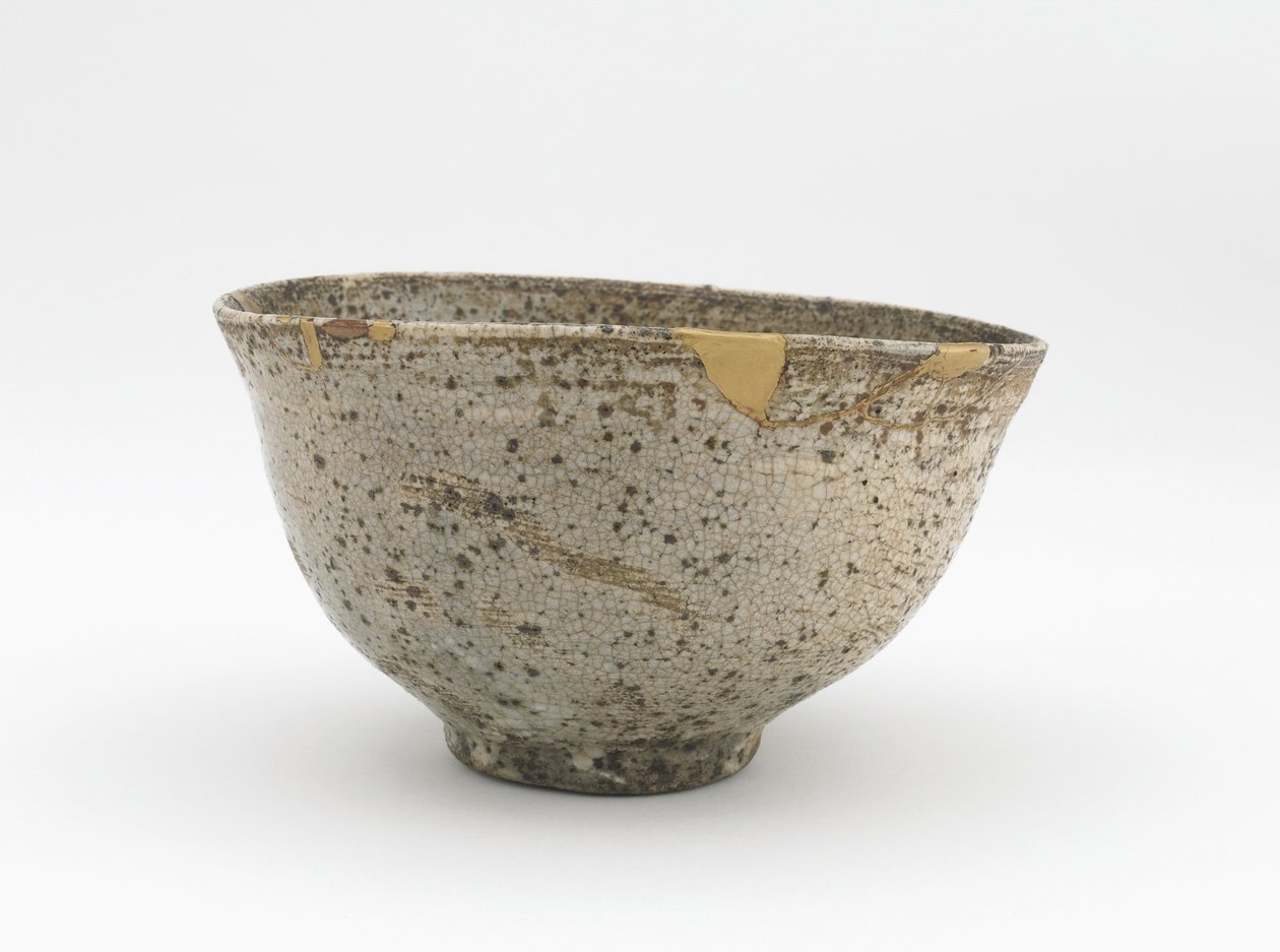 Teekulho, Edo-kausi, 1700-1800-luvun puoliväli (kivitavara, jossa valkoinen slip harjattu puutuhkalasitteen alla) tekijältä Japanese School