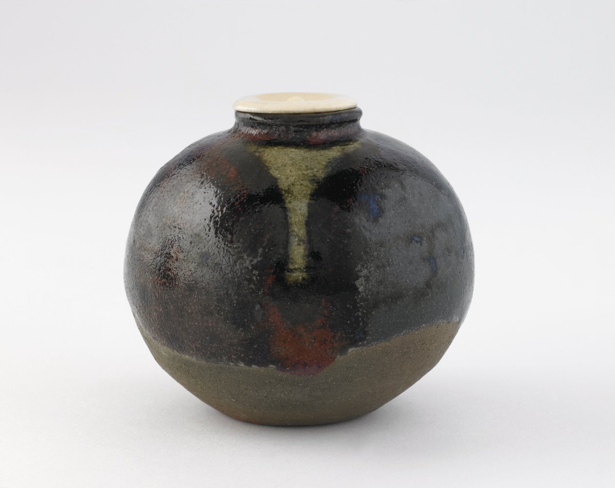 Tea caddy, bunrin type, Kyoto, Kyoto-fu, Edo period (ceramic) tekijältä Japanese School
