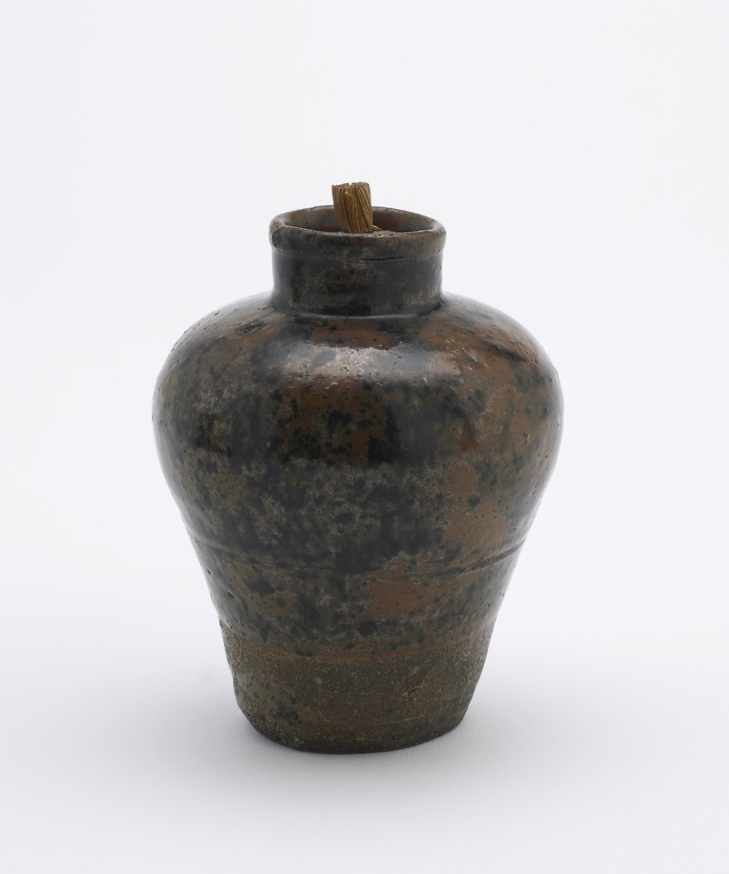 Tea caddy, purkin muotoinen, käytetty karkkipellettien pullona, Aichin prefektuuri, Edo-kausi (keraaminen) tekijältä Japanese School