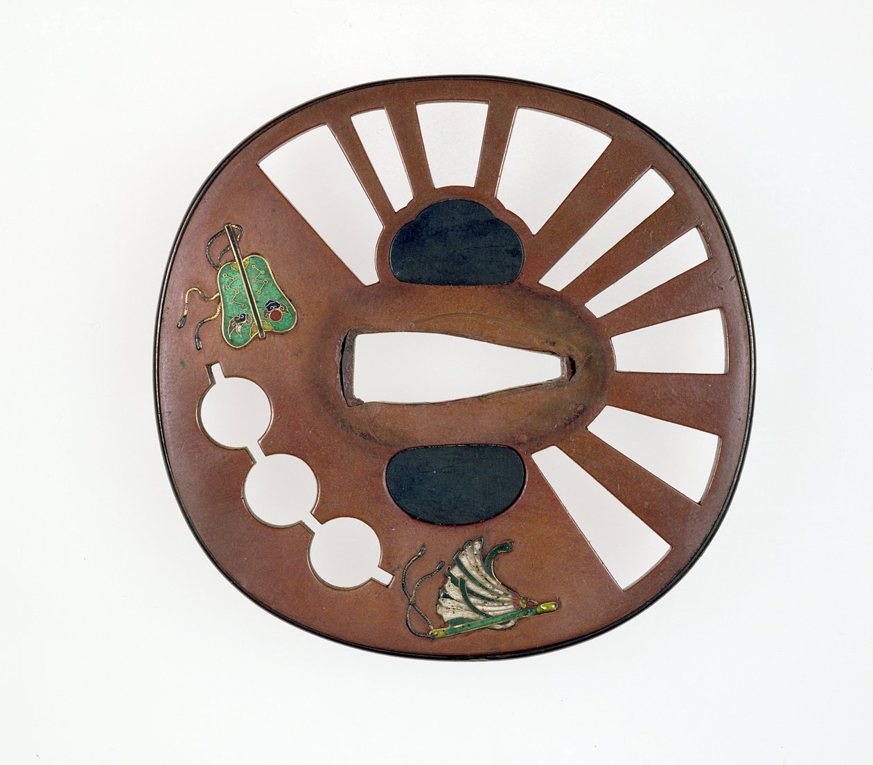 Tsuba koristeltu tuulettimilla (kupari emalilla) tekijältä Japanese School