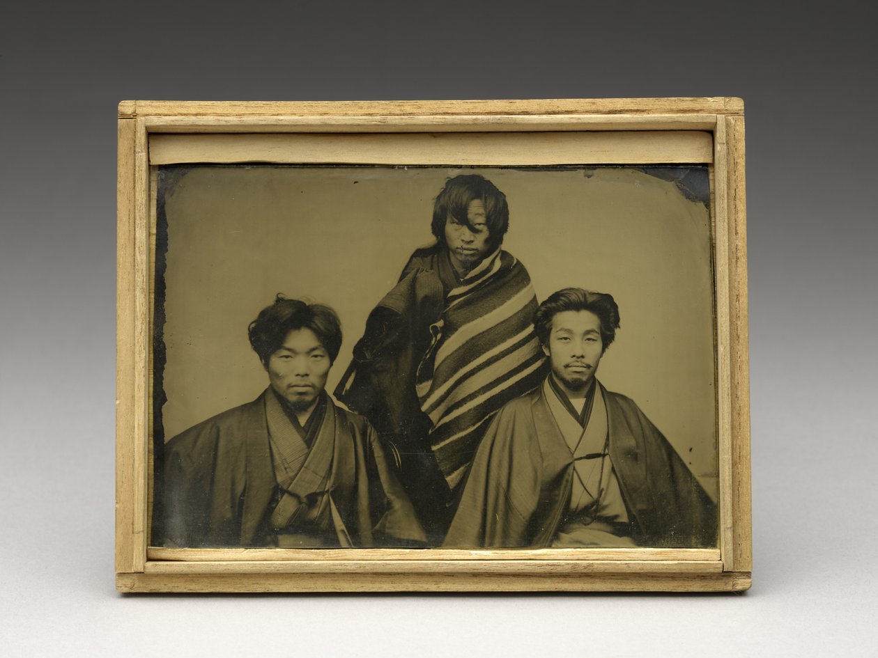Nimetön, c. 1875 (ambrotyyppi alkuperäisessä kiri-puukotelossa) tekijältä Japanese School