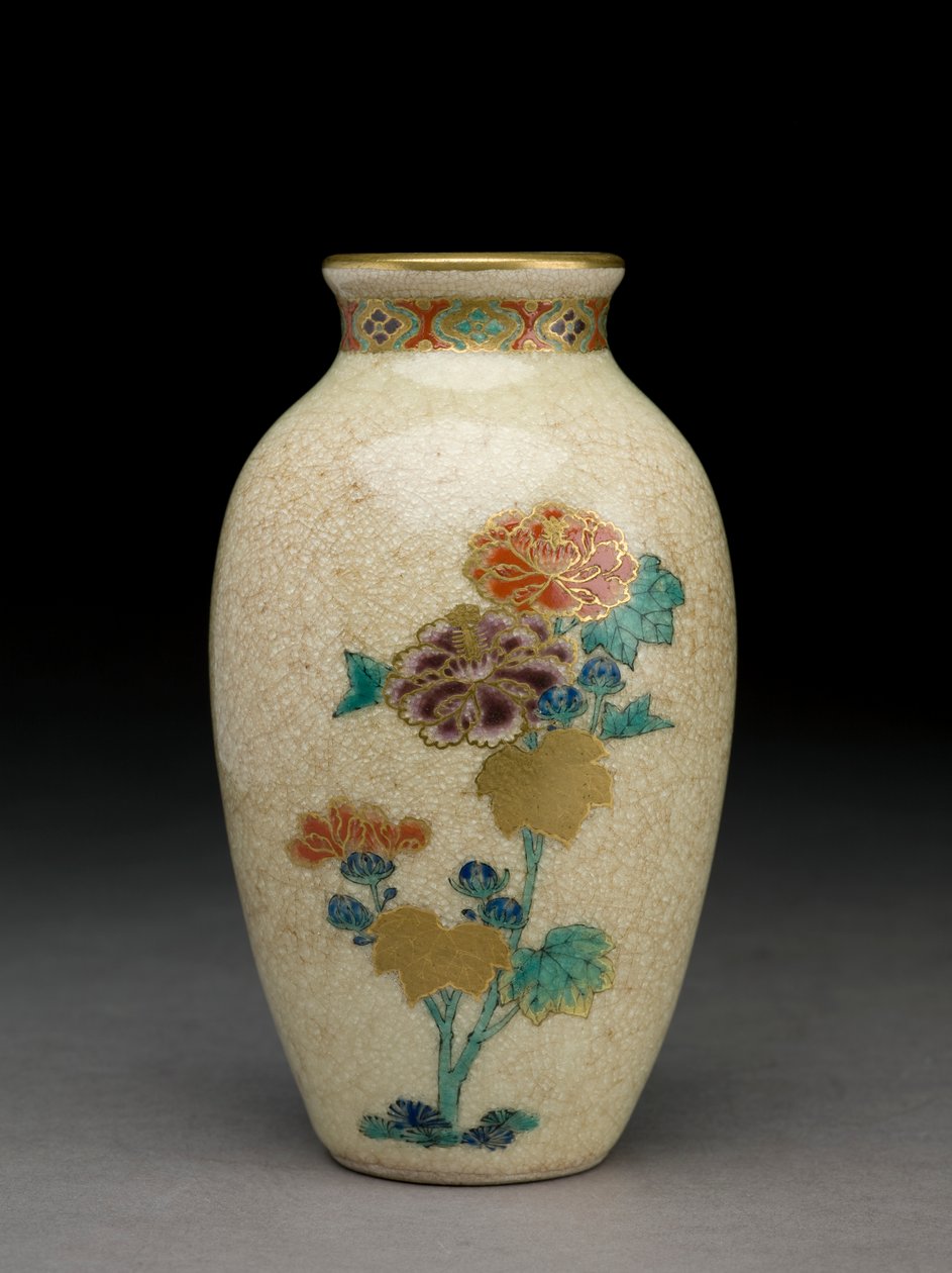 Maljakko, 1800-luvun loppu (satsuma-keramiikka overglaze emaleilla) tekijältä Japanese School