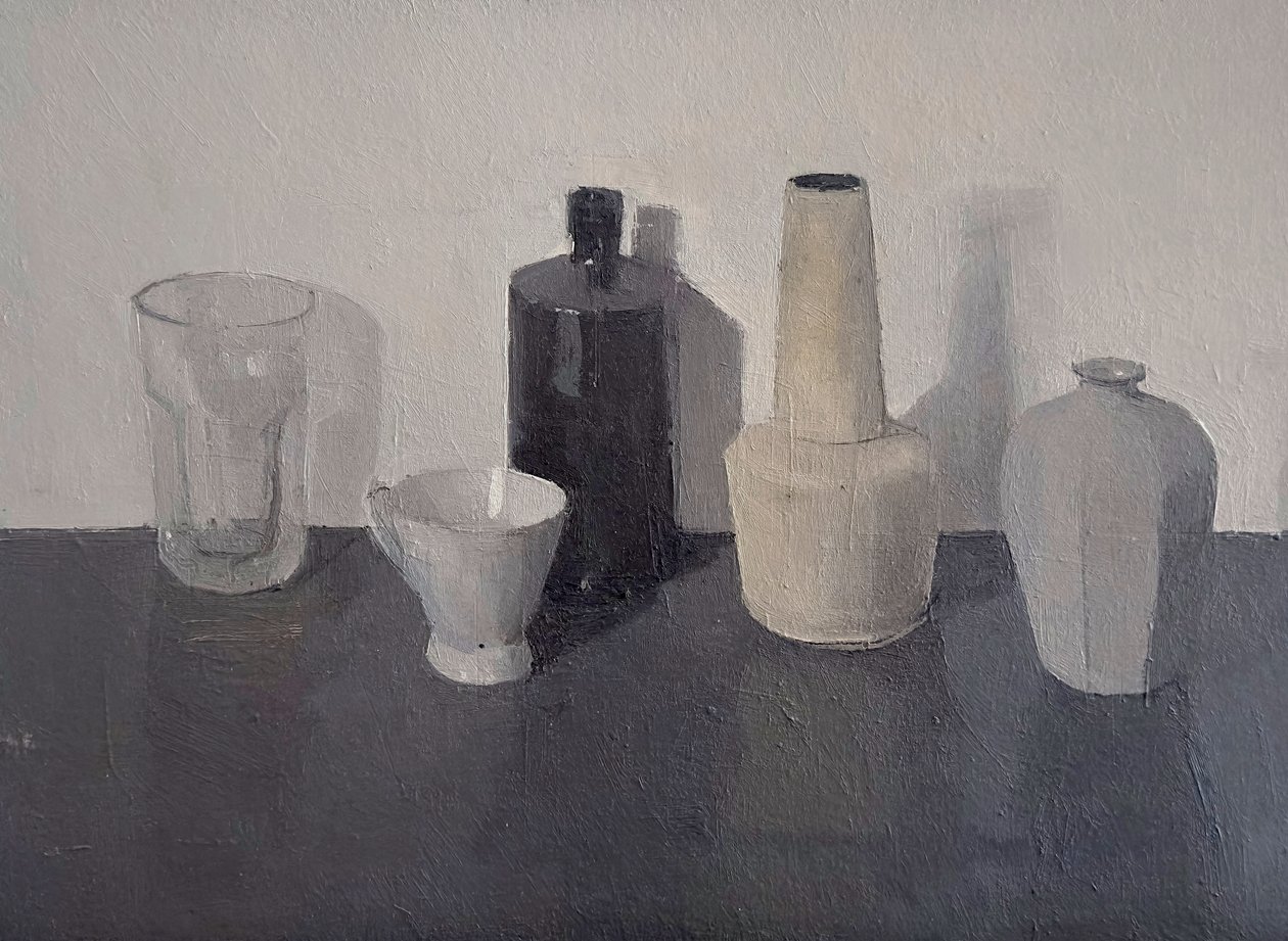Still Life with Five Objects, 2024 (öljy paperille) tekijältä Jason Line