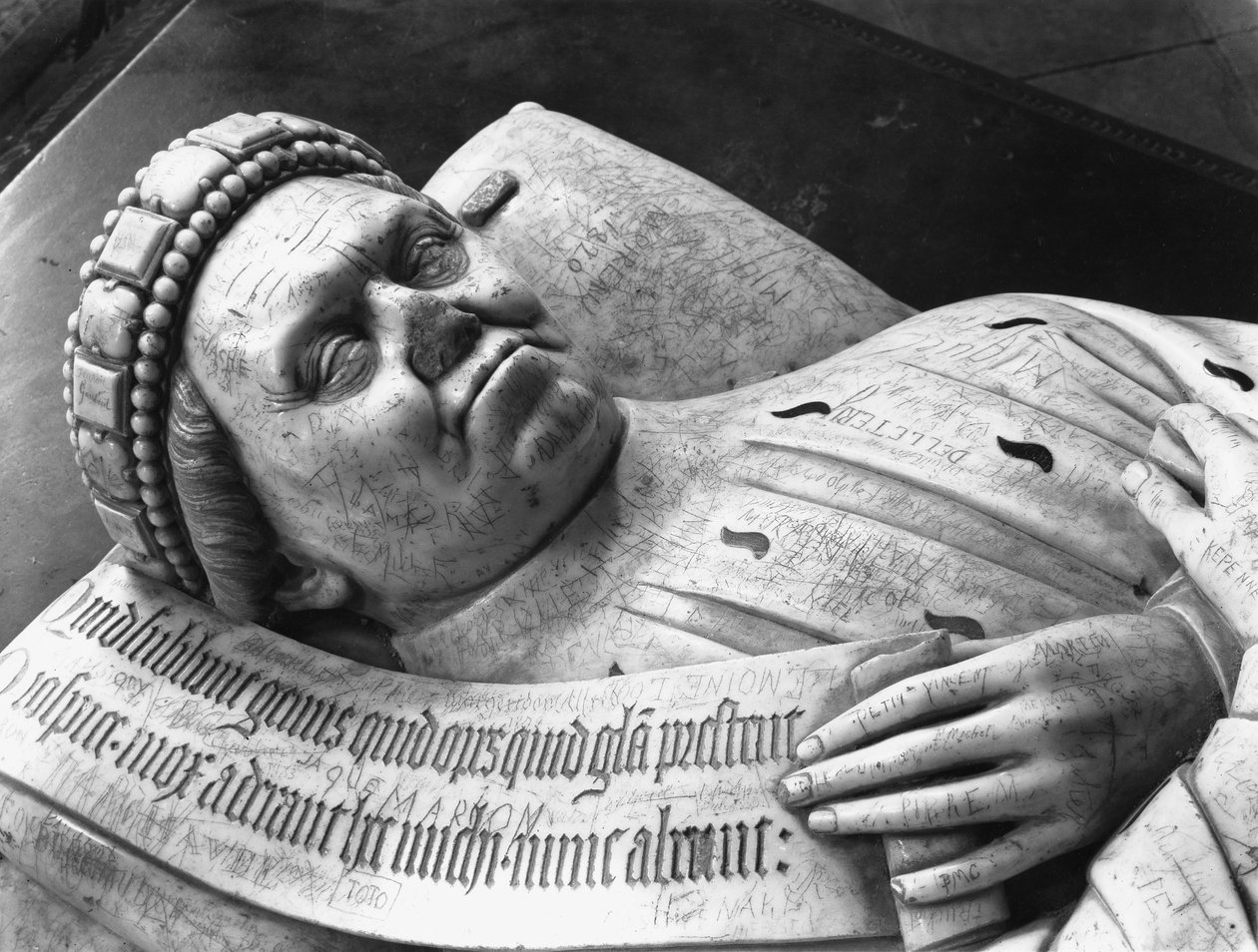 Poitiersin kreivin Jean de Berryn (1340-1416) muotokuva, yksityiskohta (ks. myös 217791) 1416-38 (marmori) tekijältä Jean de Cambrai